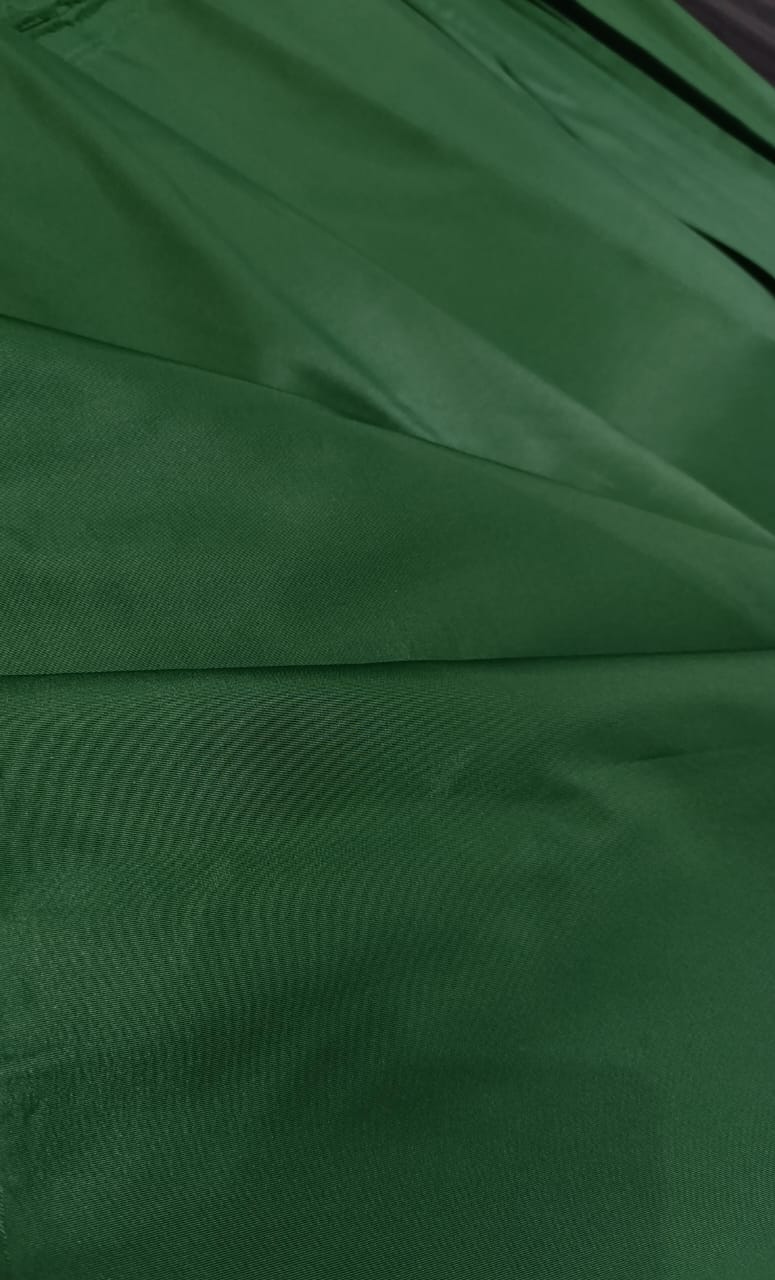 Gambar 1. Milky Taslan Pandawa Kode 3 Warna Hijau Botol Part 1