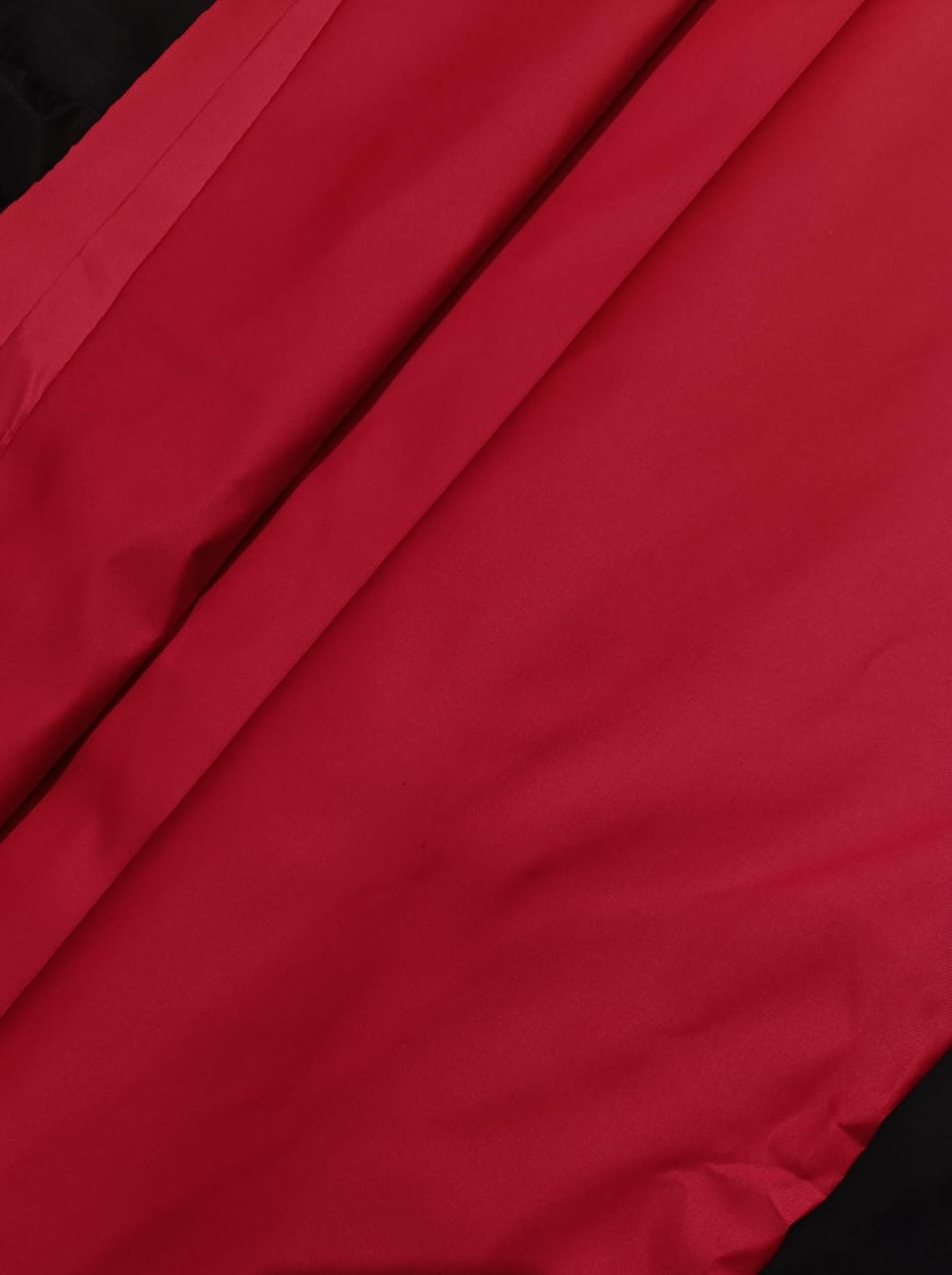 Gambar 1. Milky Taslan Pandawa Kode 15 Warna Merah Part 1