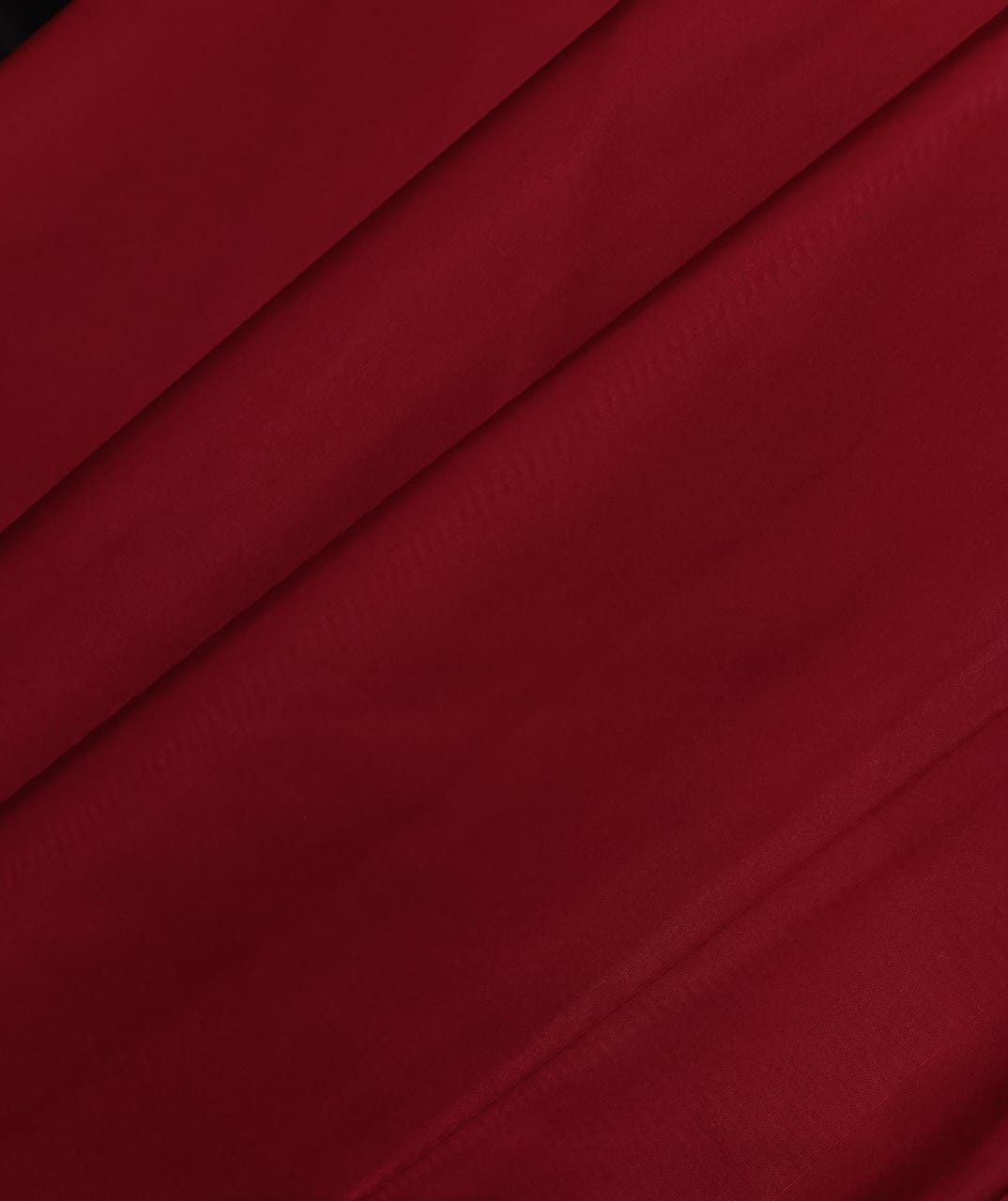 Gambar 1. Milky Taslan Kode 21 Warna Merah Hati Part 1