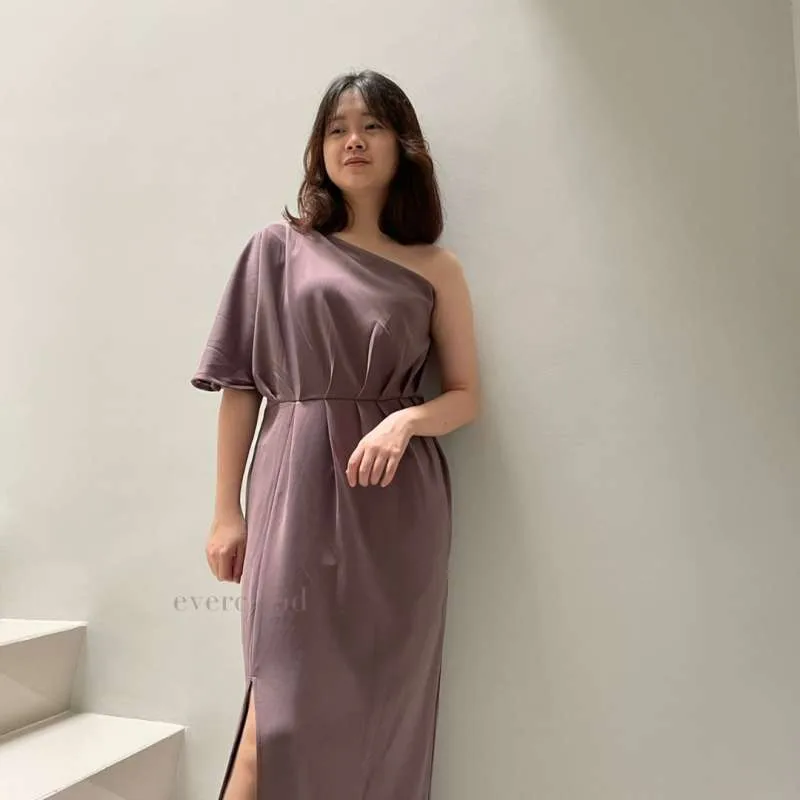 One shoulder dress