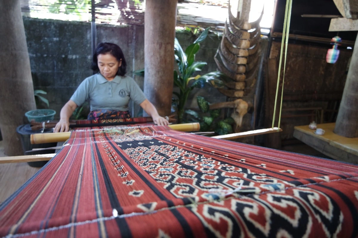 Kain Tenun Toraja