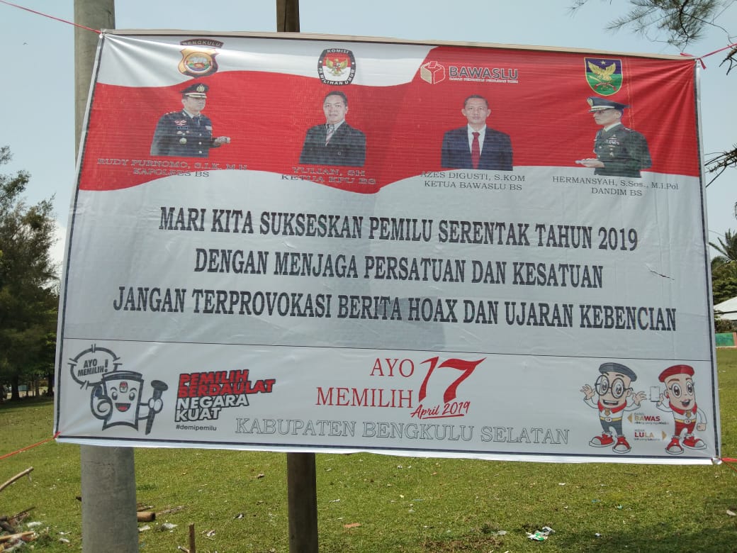 Banner Pemilu Simbol Kebebasan Berpendapat