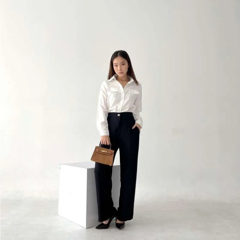 Tampilan Stylish And Chic Dengan Celana Kain Untuk ke Kantor