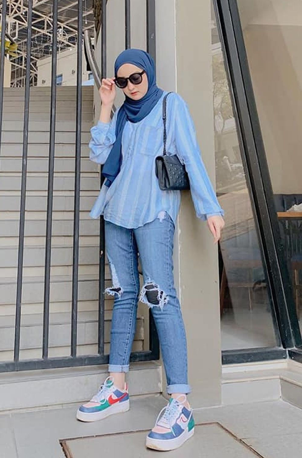 outfit biru langit